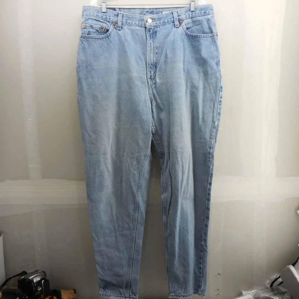 Vintage Levis 550 Relaxed Fit Tapered Leg Jeans Light Wash Made in USA 20W 37x32